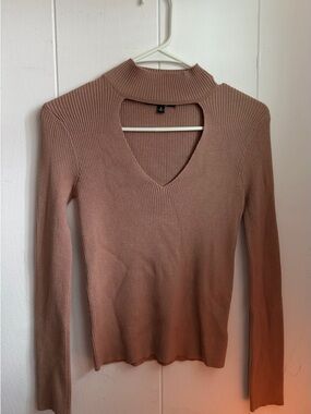 Kendall & Kylie Ribbed V-Neck Cutout Top - Mauve